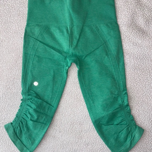 Size 6 Lululemon Capri Leggings Trio - Picture 4 of 7